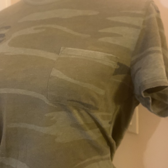 Zoe + Liv camouflage t-shirt - Picture 3 of 4